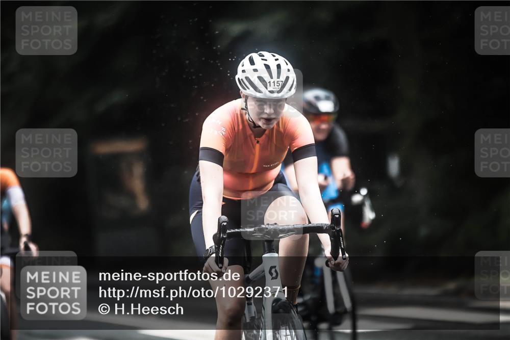 13.09.2026 - Stadtparktriathlon H.Heesch http://msf.ph/oto/10292371 13.09.2026 12:44:49 Radfahren 1078, 1102, 1134, 1148, 1157, 1247, 1256, 1257, 1258, 1302 meine-sportfotos.de