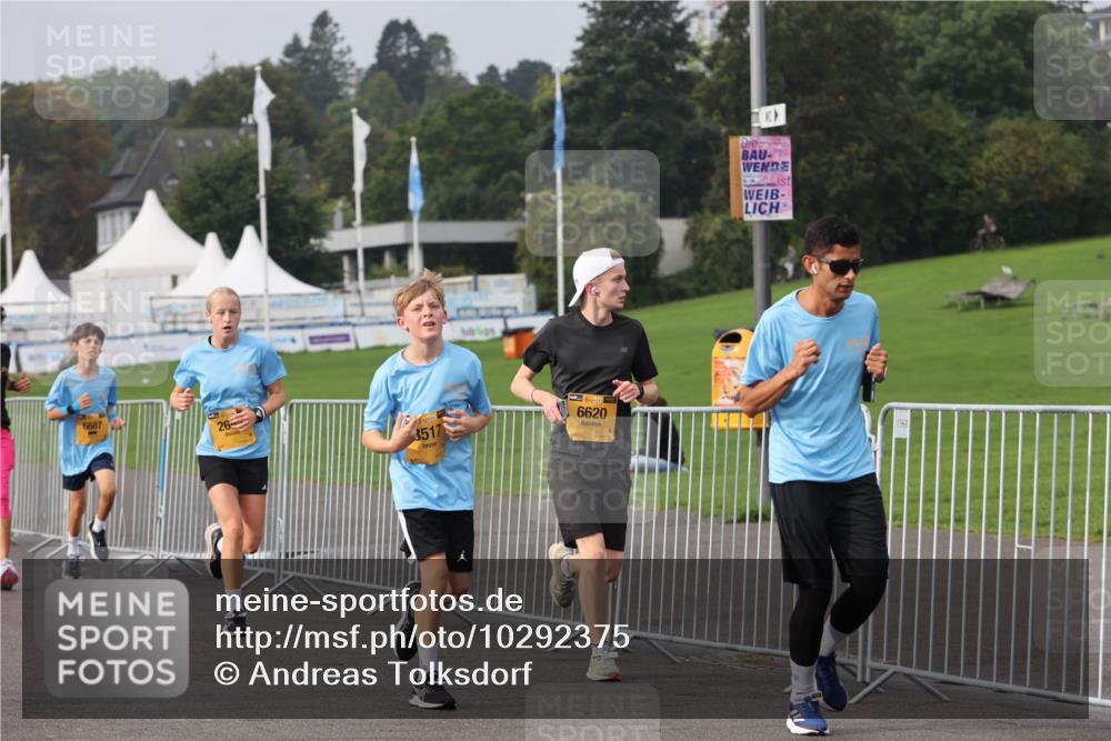 13.09.2026 - Kiel Lauf Andreas Tolksdorf http://msf.ph/oto/10292375 13.09.2026 09:25:09 Kiellinie 6687, 26, 3517, 38, 6620 meine-sportfotos.de