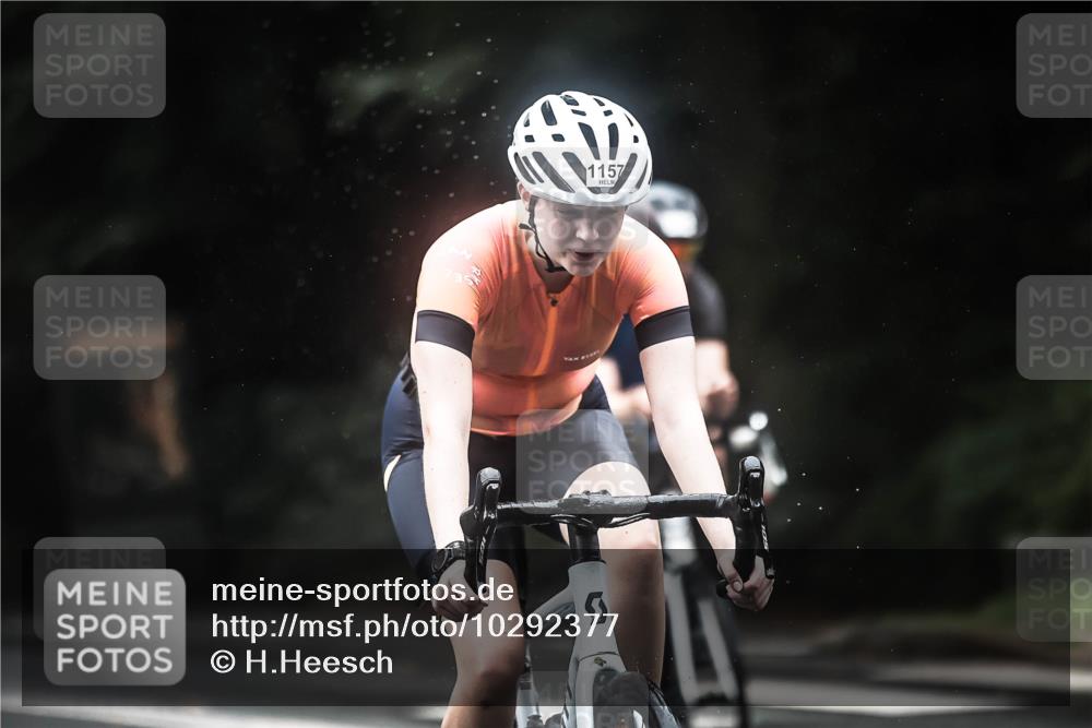 13.09.2026 - Stadtparktriathlon H.Heesch http://msf.ph/oto/10292377 13.09.2026 12:44:49 Radfahren 1078, 1102, 1134, 1148, 1157, 1247, 1256, 1257, 1258, 1302 meine-sportfotos.de