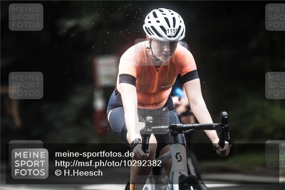 13.09.2026 - Stadtparktriathlon H.Heesch http://msf.ph/oto/10292382 13.09.2026 12:44:50 Radfahren 1078, 1102, 1134, 1157, 1233, 1247, 1256, 1257, 1258, 1302 meine-sportfotos.de