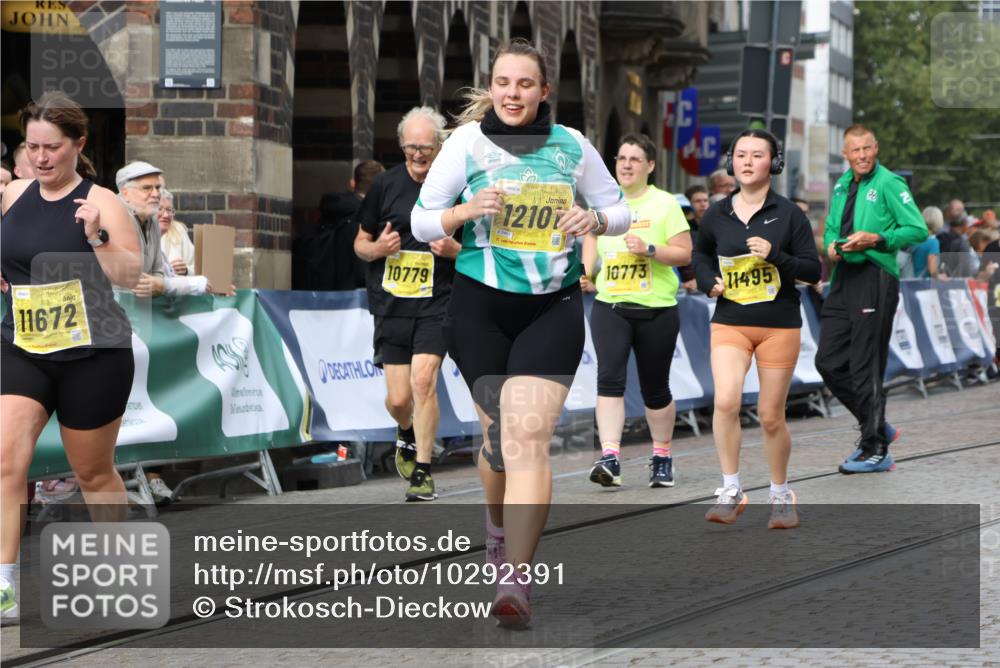 13.09.2026 - 21. swb-Marathon Bremen Strokosch-Dieckow http://msf.ph/oto/10292391 13.09.2026 11:17:22 Ziel 10295, 10335, 10999, 11355, 11461, 11653, 11867, 12089, 12287, 10472, 10979, 11709, 12334 meine-sportfotos.de