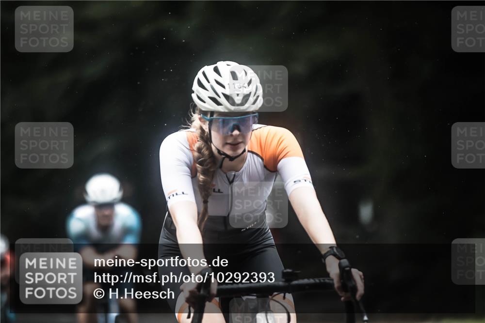 13.09.2026 - Stadtparktriathlon H.Heesch http://msf.ph/oto/10292393 13.09.2026 12:44:50 Radfahren 1078, 1102, 1134, 1157, 1233, 1247, 1256, 1257, 1258, 1302 meine-sportfotos.de