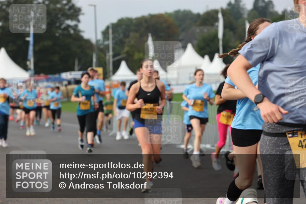 13.09.2026 - Kiel Lauf Andreas Tolksdorf http://msf.ph/oto/10292394 13.09.2026 09:25:11 Kiellinie 8632, 42 meine-sportfotos.de