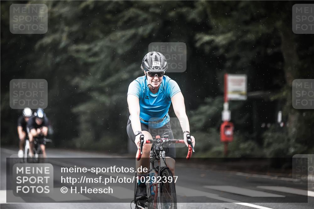 13.09.2026 - Stadtparktriathlon H.Heesch http://msf.ph/oto/10292397 13.09.2026 11:37:25 Radfahren 724, 761, 836, 864, 896, 906, 911, 923 meine-sportfotos.de