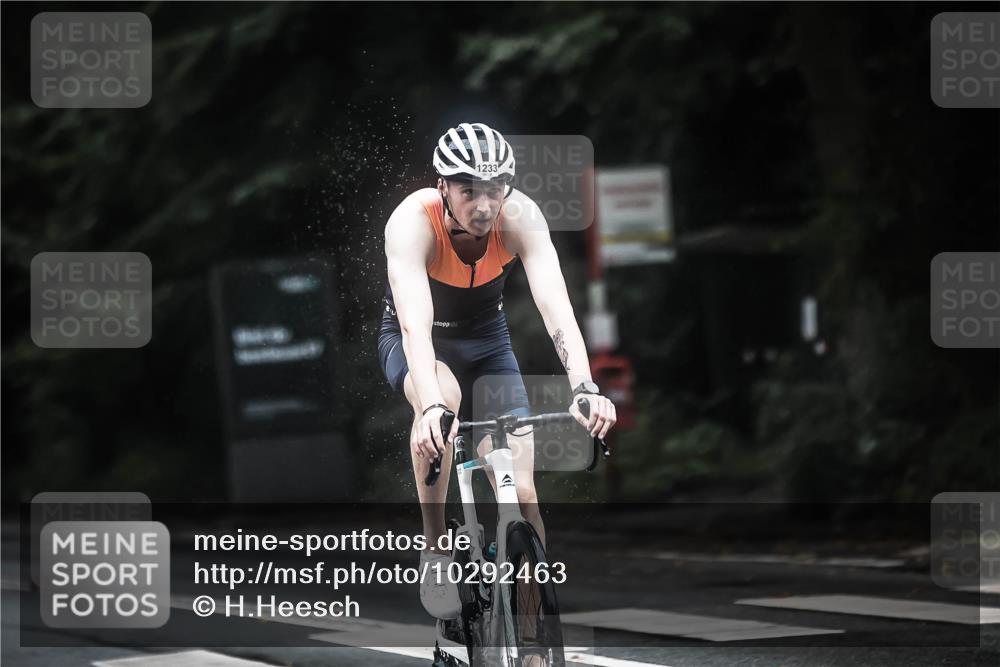 13.09.2026 - Stadtparktriathlon H.Heesch http://msf.ph/oto/10292463 13.09.2026 12:44:56 Radfahren 1078, 1081, 1102, 1233, 1247, 1258, 1302 meine-sportfotos.de