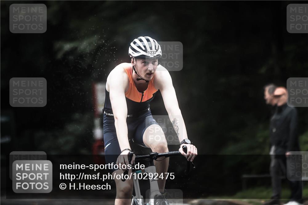 13.09.2026 - Stadtparktriathlon H.Heesch http://msf.ph/oto/10292475 13.09.2026 12:44:56 Radfahren 1078, 1081, 1102, 1233, 1247, 1258, 1302 meine-sportfotos.de