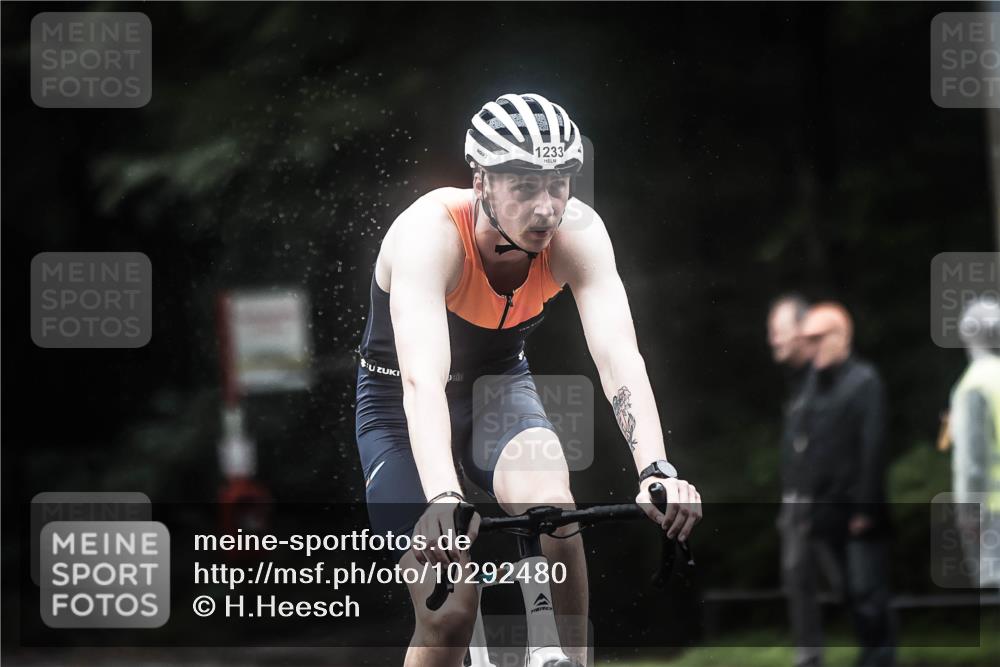 13.09.2026 - Stadtparktriathlon H.Heesch http://msf.ph/oto/10292480 13.09.2026 12:44:56 Radfahren 1078, 1081, 1102, 1233, 1247, 1258, 1302 meine-sportfotos.de