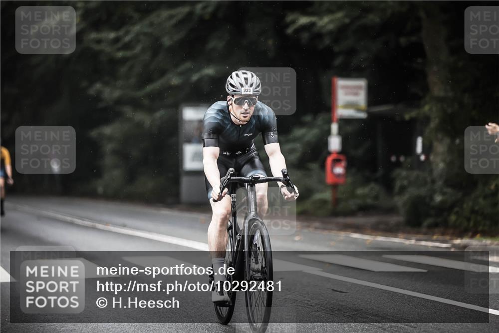 13.09.2026 - Stadtparktriathlon H.Heesch http://msf.ph/oto/10292481 13.09.2026 11:37:31 Radfahren 724, 829, 833, 836, 896, 923 meine-sportfotos.de