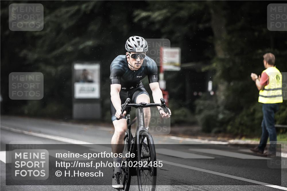 13.09.2026 - Stadtparktriathlon H.Heesch http://msf.ph/oto/10292485 13.09.2026 11:37:31 Radfahren 724, 829, 833, 836, 896, 923 meine-sportfotos.de