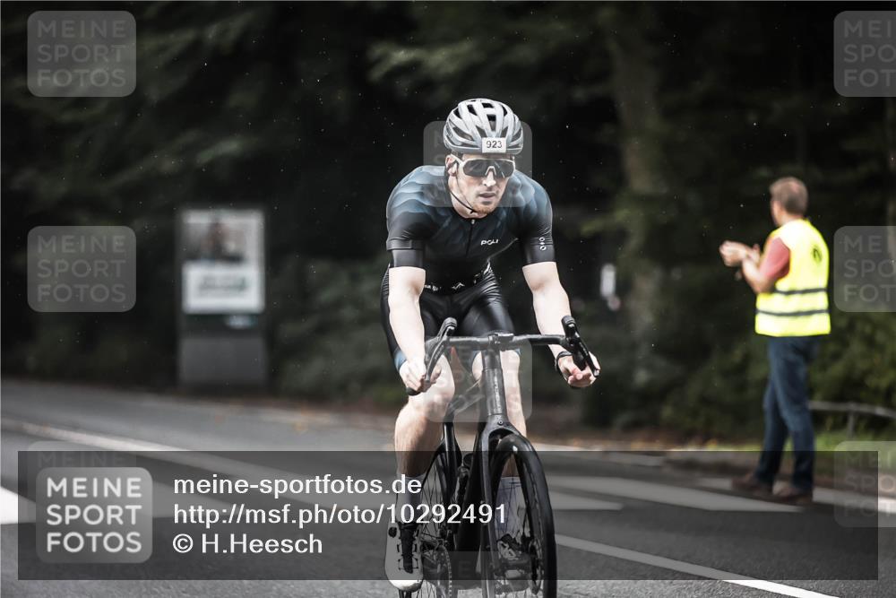 13.09.2026 - Stadtparktriathlon H.Heesch http://msf.ph/oto/10292491 13.09.2026 11:37:32 Radfahren 829, 833, 836, 896, 923 meine-sportfotos.de