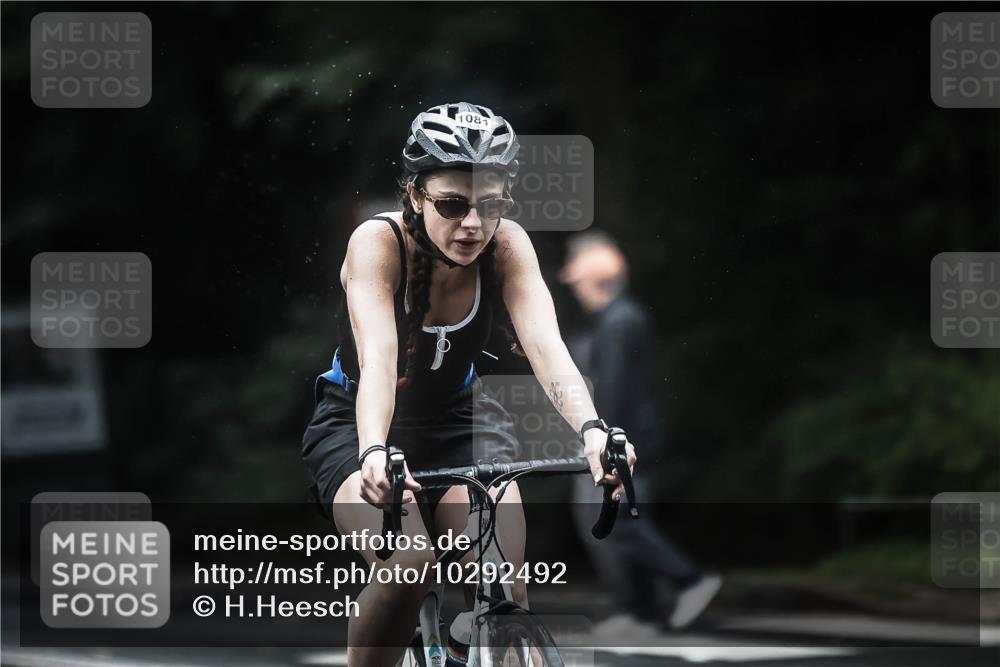 13.09.2026 - Stadtparktriathlon H.Heesch http://msf.ph/oto/10292492 13.09.2026 12:45:00 Radfahren 1081, 1233, 1258, 1270, 1286 meine-sportfotos.de