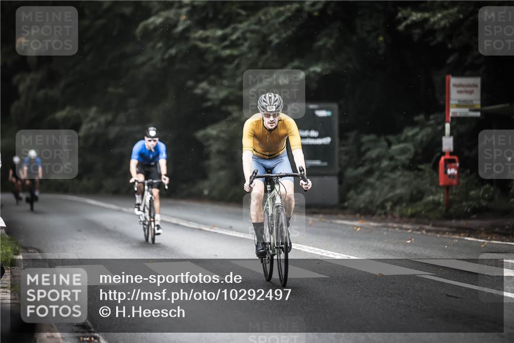 13.09.2026 - Stadtparktriathlon H.Heesch http://msf.ph/oto/10292497 13.09.2026 11:37:34 Radfahren 829, 833, 853, 923 meine-sportfotos.de