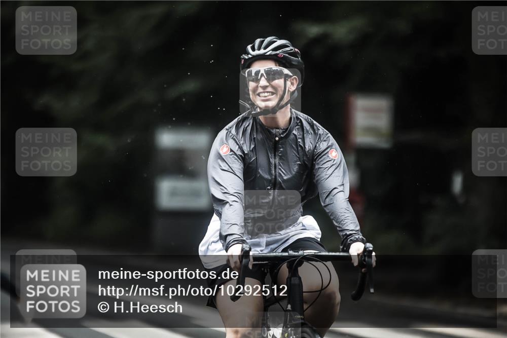 13.09.2026 - Stadtparktriathlon H.Heesch http://msf.ph/oto/10292512 13.09.2026 12:45:04 Radfahren 1081, 1203, 1270, 1286 meine-sportfotos.de