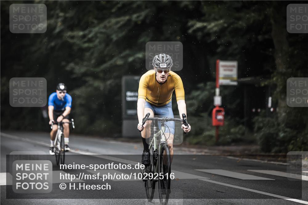 13.09.2026 - Stadtparktriathlon H.Heesch http://msf.ph/oto/10292516 13.09.2026 11:37:34 Radfahren 829, 833, 853, 923 meine-sportfotos.de