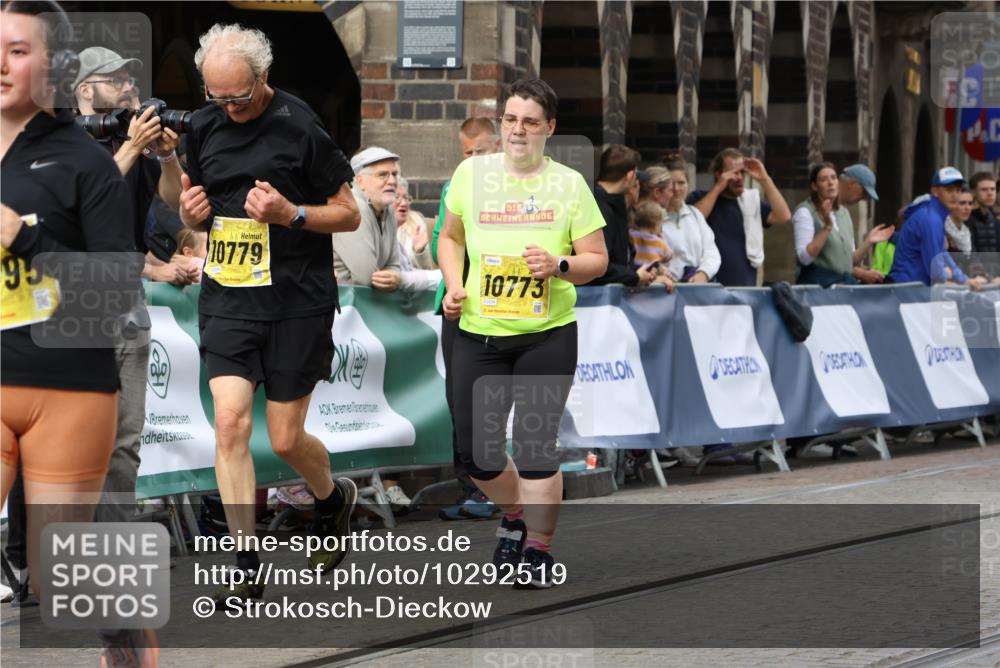13.09.2026 - 21. swb-Marathon Bremen Strokosch-Dieckow http://msf.ph/oto/10292519 13.09.2026 11:17:25 Ziel 10295, 10335, 10999, 11355, 11461, 11495, 11653, 11672, 12101, 12287, 10472, 10756, 10979, 11709, 12334 meine-sportfotos.de