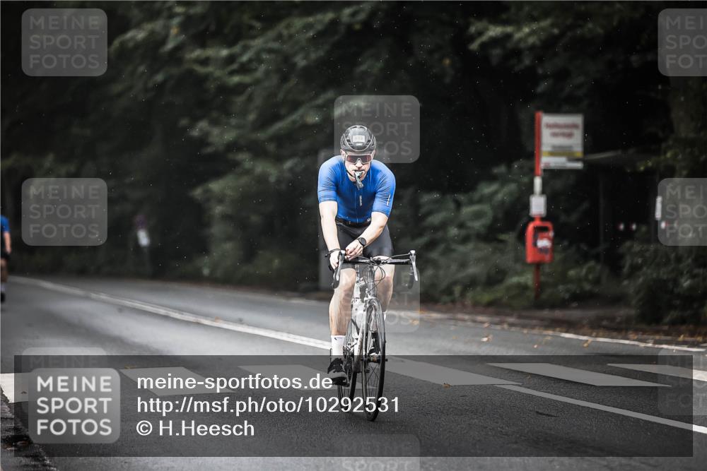 13.09.2026 - Stadtparktriathlon H.Heesch http://msf.ph/oto/10292531 13.09.2026 11:37:35 Radfahren 829, 833, 853, 903, 923 meine-sportfotos.de