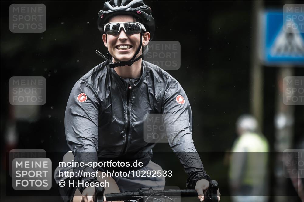 13.09.2026 - Stadtparktriathlon H.Heesch http://msf.ph/oto/10292533 13.09.2026 12:45:04 Radfahren 1081, 1203, 1270, 1286 meine-sportfotos.de