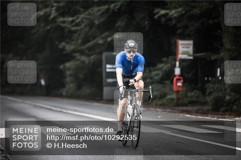 13.09.2026 - Stadtparktriathlon H.Heesch http://msf.ph/oto/10292535 13.09.2026 11:37:35 Radfahren 829, 833, 853, 903, 923 meine-sportfotos.de