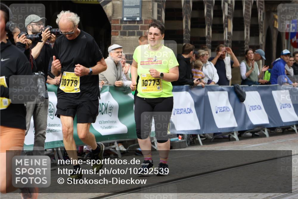 13.09.2026 - 21. swb-Marathon Bremen Strokosch-Dieckow http://msf.ph/oto/10292539 13.09.2026 11:17:25 Ziel 10295, 10335, 10999, 11355, 11461, 11495, 11653, 11672, 12101, 12287, 10472, 10756, 10979, 11709, 12334 meine-sportfotos.de