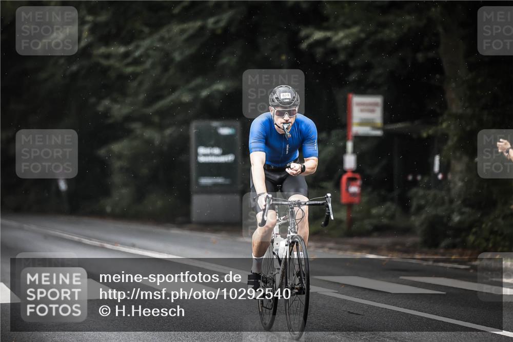 13.09.2026 - Stadtparktriathlon H.Heesch http://msf.ph/oto/10292540 13.09.2026 11:37:35 Radfahren 829, 833, 853, 903, 923 meine-sportfotos.de