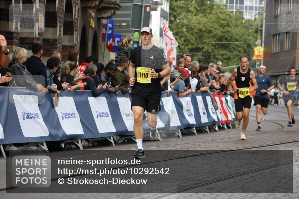 13.09.2026 - 21. swb-Marathon Bremen Strokosch-Dieckow http://msf.ph/oto/10292542 13.09.2026 10:46:37 Ziel 10228, 10447, 10992, 11287, 11706, 11925, 11926, 13609, 13640, 10445, 12364, 12375 meine-sportfotos.de