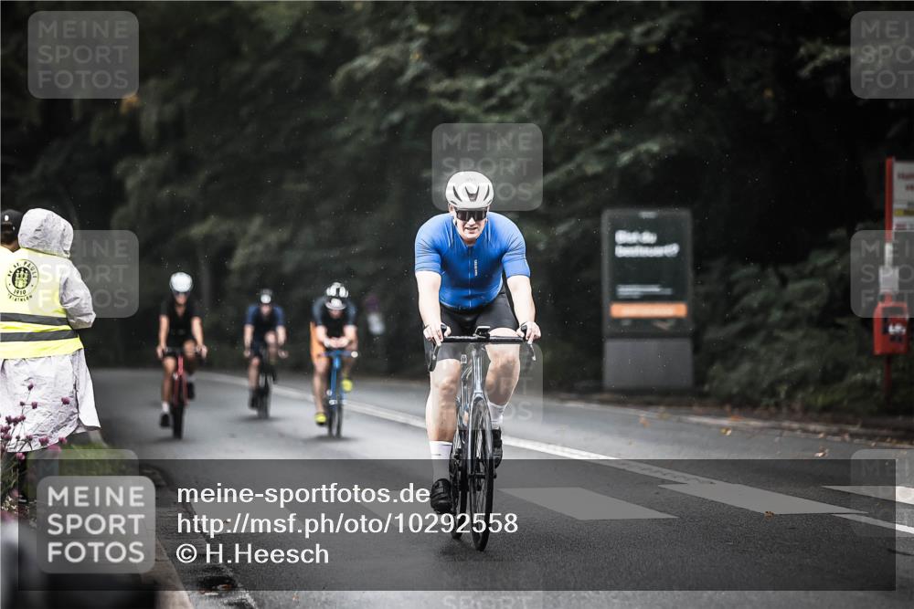 13.09.2026 - Stadtparktriathlon H.Heesch http://msf.ph/oto/10292558 13.09.2026 11:37:39 Radfahren 790, 824, 829, 833, 853, 903 meine-sportfotos.de