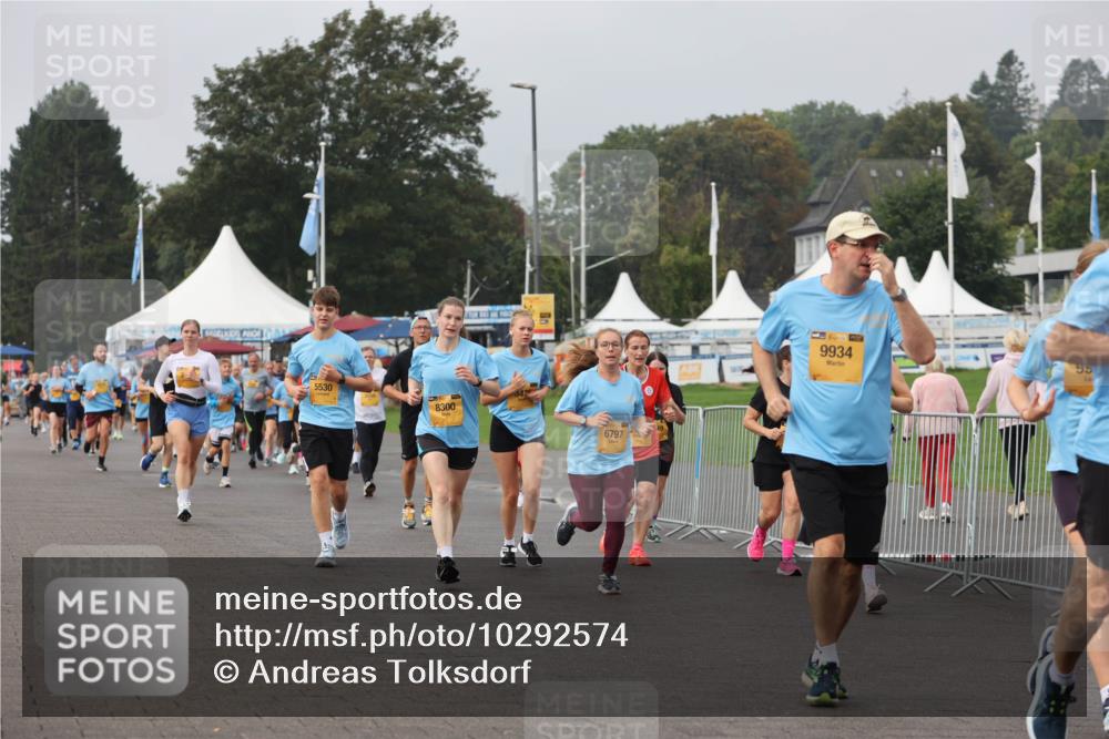 13.09.2026 - Kiel Lauf Andreas Tolksdorf http://msf.ph/oto/10292574 13.09.2026 09:25:24 Kiellinie 5530, 8300, 6797, 9934, 99 meine-sportfotos.de