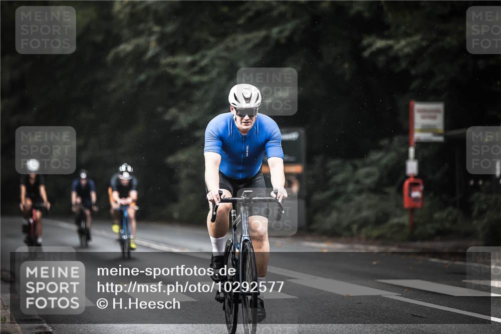 13.09.2026 - Stadtparktriathlon H.Heesch http://msf.ph/oto/10292577 13.09.2026 11:37:39 Radfahren 790, 824, 829, 833, 853, 903 meine-sportfotos.de