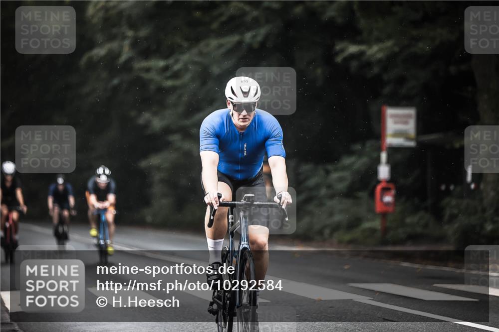 13.09.2026 - Stadtparktriathlon H.Heesch http://msf.ph/oto/10292584 13.09.2026 11:37:39 Radfahren 790, 824, 829, 833, 853, 903 meine-sportfotos.de