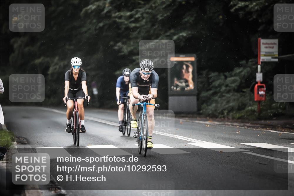 13.09.2026 - Stadtparktriathlon H.Heesch http://msf.ph/oto/10292593 13.09.2026 11:37:41 Radfahren 790, 824, 833, 853, 903 meine-sportfotos.de