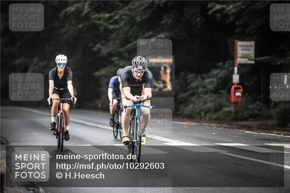 13.09.2026 - Stadtparktriathlon H.Heesch http://msf.ph/oto/10292603 13.09.2026 11:37:41 Radfahren 790, 824, 833, 853, 903 meine-sportfotos.de