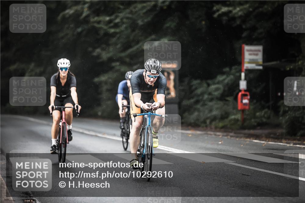 13.09.2026 - Stadtparktriathlon H.Heesch http://msf.ph/oto/10292610 13.09.2026 11:37:41 Radfahren 790, 824, 833, 853, 903 meine-sportfotos.de