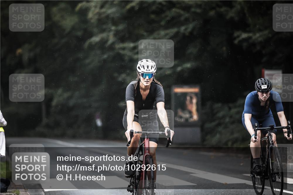 13.09.2026 - Stadtparktriathlon H.Heesch http://msf.ph/oto/10292615 13.09.2026 11:37:42 Radfahren 790, 824, 853, 903 meine-sportfotos.de