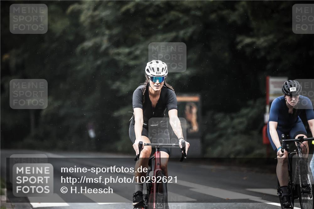 13.09.2026 - Stadtparktriathlon H.Heesch http://msf.ph/oto/10292621 13.09.2026 11:37:42 Radfahren 790, 824, 853, 903 meine-sportfotos.de
