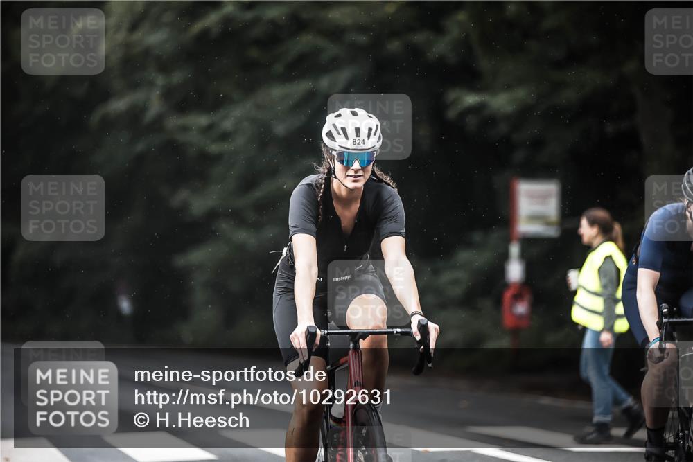 13.09.2026 - Stadtparktriathlon H.Heesch http://msf.ph/oto/10292631 13.09.2026 11:37:42 Radfahren 790, 824, 853, 903 meine-sportfotos.de