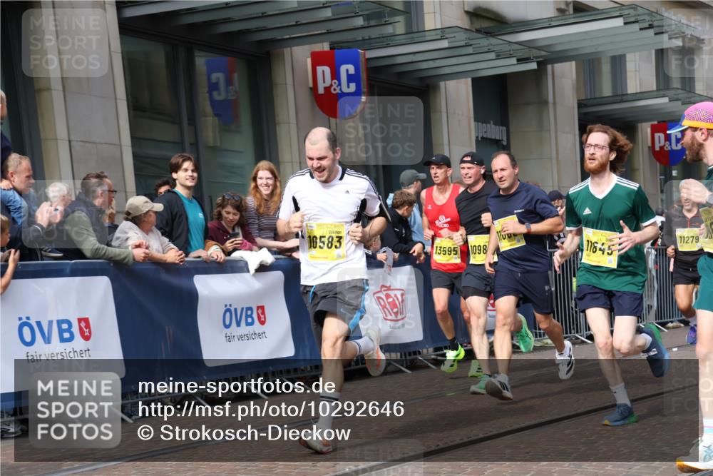 13.09.2026 - 21. swb-Marathon Bremen Strokosch-Dieckow http://msf.ph/oto/10292646 13.09.2026 10:45:39 Ziel 10436, 10447, 10987, 10992, 11015, 11279, 11762, 11956, 12033, 12069, 12556, 12557, 13529, 13595, 13612, 10318, 10352, 10398, 10464, 10536, 10541, 10583, 10987, 11063, 11088, 11209, 11232, 11478, 11559, 11749, 11835, 11845, 12054, 12087, 12290, 12355, 12475, 12534, 13532, 13628 meine-sportfotos.de