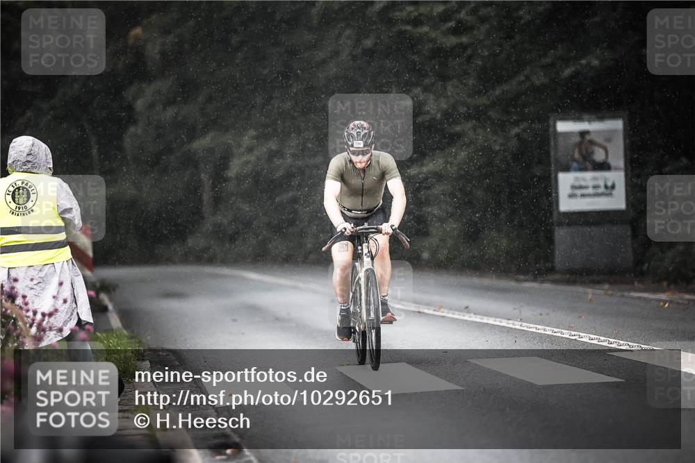 13.09.2026 - Stadtparktriathlon H.Heesch http://msf.ph/oto/10292651 13.09.2026 11:37:59 Radfahren 596 meine-sportfotos.de