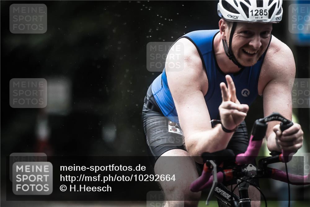 13.09.2026 - Stadtparktriathlon H.Heesch http://msf.ph/oto/10292664 13.09.2026 12:45:13 Radfahren 1203, 1274, 1285 meine-sportfotos.de