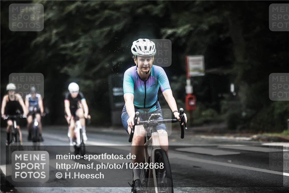 13.09.2026 - Stadtparktriathlon H.Heesch http://msf.ph/oto/10292668 13.09.2026 12:45:25 Radfahren 1088, 1120, 1225, 1226, 1267, 1280, 1298 meine-sportfotos.de