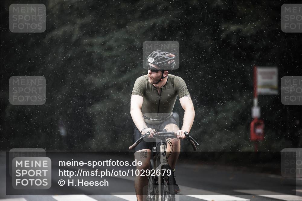 13.09.2026 - Stadtparktriathlon H.Heesch http://msf.ph/oto/10292679 13.09.2026 11:38:01 Radfahren 596 meine-sportfotos.de
