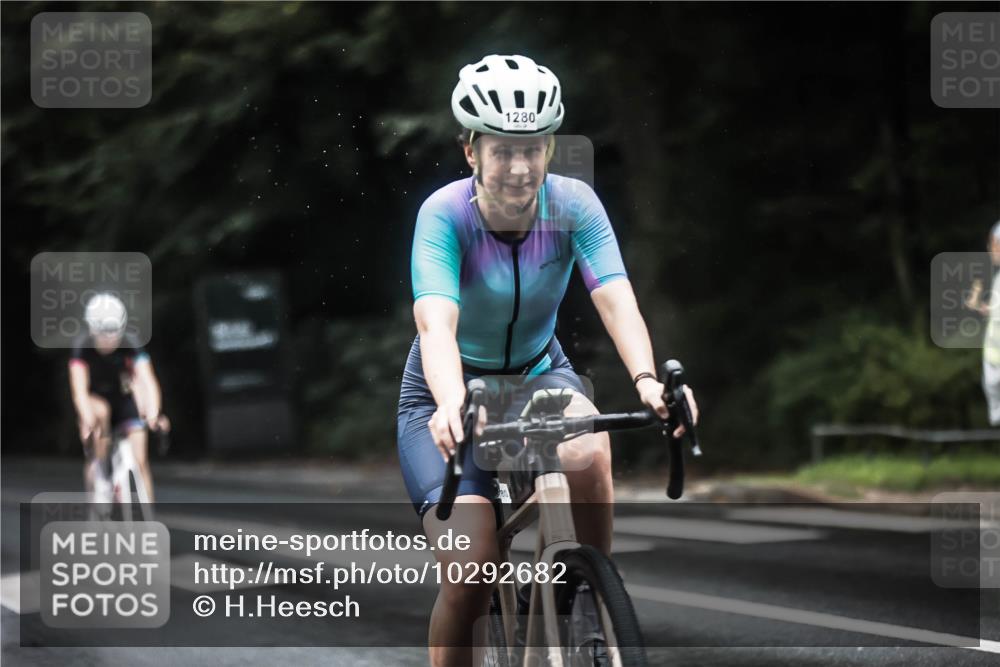 13.09.2026 - Stadtparktriathlon H.Heesch http://msf.ph/oto/10292682 13.09.2026 12:45:25 Radfahren 1088, 1120, 1225, 1226, 1267, 1280, 1298 meine-sportfotos.de
