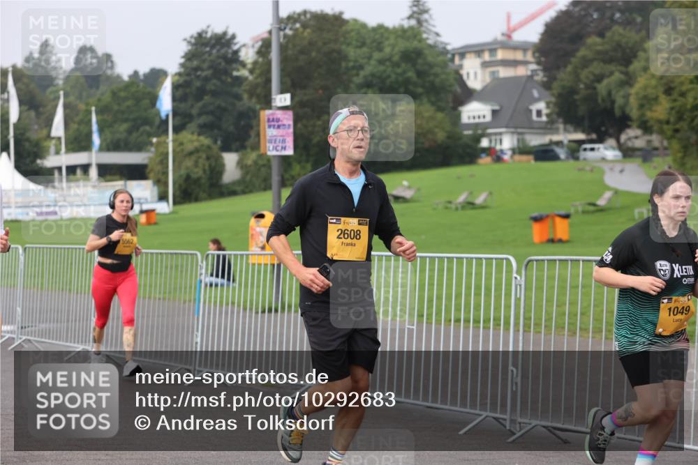 13.09.2026 - Kiel Lauf Andreas Tolksdorf http://msf.ph/oto/10292683 13.09.2026 09:25:31 Kiellinie 5562, 38, 2608, 1049 meine-sportfotos.de