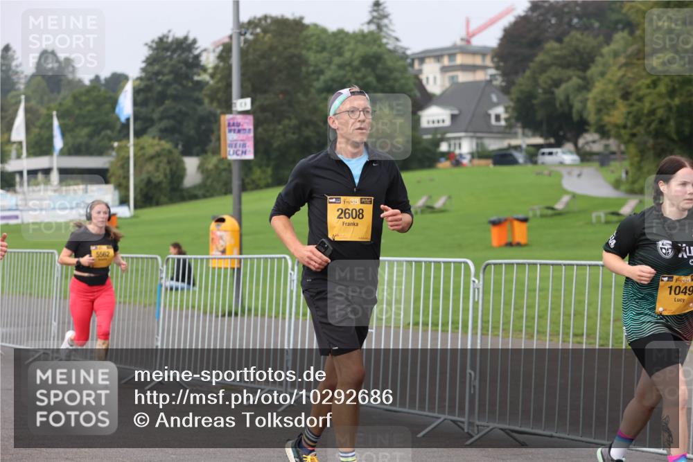 13.09.2026 - Kiel Lauf Andreas Tolksdorf http://msf.ph/oto/10292686 13.09.2026 09:25:31 Kiellinie 5562, 38, 2608, 38, 1049 meine-sportfotos.de