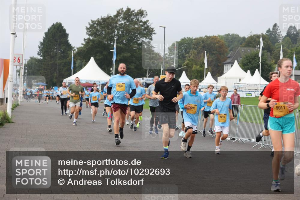 13.09.2026 - Kiel Lauf Andreas Tolksdorf http://msf.ph/oto/10292693 13.09.2026 09:25:34 Kiellinie 36, 3849, 6038, 92, 2212, 5011 meine-sportfotos.de