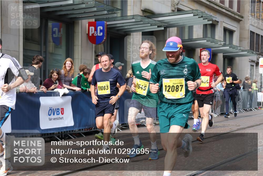 13.09.2026 - 21. swb-Marathon Bremen Strokosch-Dieckow http://msf.ph/oto/10292695 13.09.2026 10:45:40 Ziel 10436, 10447, 10992, 11015, 11279, 11762, 11956, 12033, 12069, 12556, 12557, 13529, 13595, 13612, 10318, 10352, 10398, 10464, 10536, 10541, 10583, 10987, 11063, 11088, 11209, 11232, 11478, 11559, 11749, 11835, 11845, 12087, 12290, 12355, 12475, 12534, 13532, 13595, 13628 meine-sportfotos.de