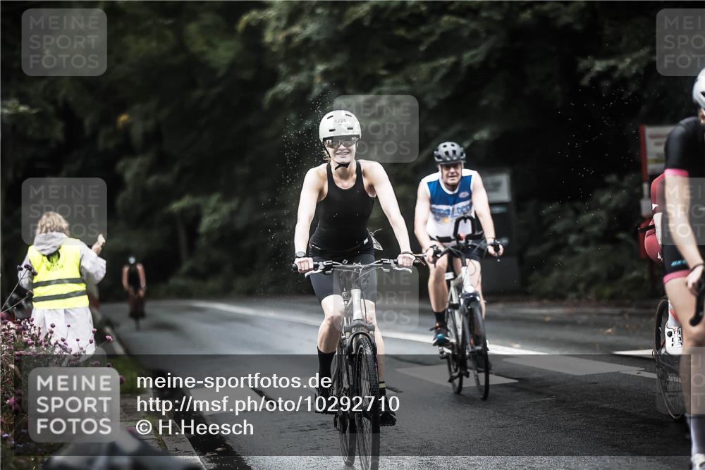 13.09.2026 - Stadtparktriathlon H.Heesch http://msf.ph/oto/10292710 13.09.2026 12:45:26 Radfahren 1088, 1120, 1225, 1226, 1267, 1280, 1298 meine-sportfotos.de