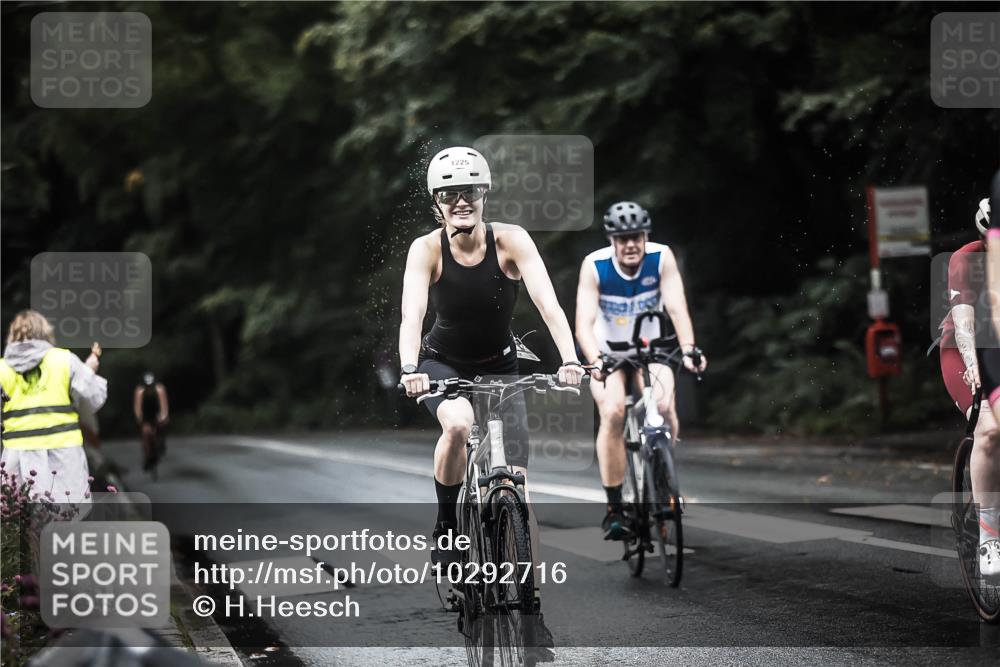 13.09.2026 - Stadtparktriathlon H.Heesch http://msf.ph/oto/10292716 13.09.2026 12:45:27 Radfahren 1088, 1120, 1225, 1226, 1267, 1280, 1298 meine-sportfotos.de