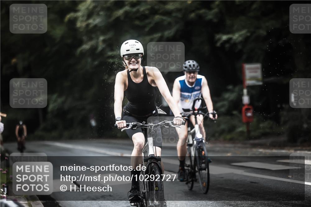 13.09.2026 - Stadtparktriathlon H.Heesch http://msf.ph/oto/10292727 13.09.2026 12:45:27 Radfahren 1088, 1120, 1225, 1226, 1267, 1280, 1298 meine-sportfotos.de