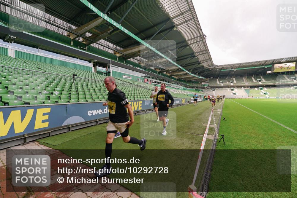 13.09.2026 - 21. swb-Marathon Bremen Michael Burmester http://msf.ph/oto/10292728 13.09.2026 10:29:21 Laufen im Stadion 10162, 10170, 10183, 10189, 10193, 10200, 10218, 10233, 10253, 10267, 10270, 10293, 10294, 10316, 10329, 10334, 10348, 10381, 10392, 10421, 10426, 10452, 10467, 10508, 10525, 10537, 10538, 10544, 10585, 10594, 10652, 10655, 10709, 10734, 10739, 10761, 10763, 10764, 10770, 10808, 10814, 10825, 10827, 10835, 10840, 10876, 10887, 10906, 10910, 10923, 10966, 10993, 11005, 11007, 11018, 11035, 11058, 11087, 11092, 11109, 11170 meine-sportfotos.de