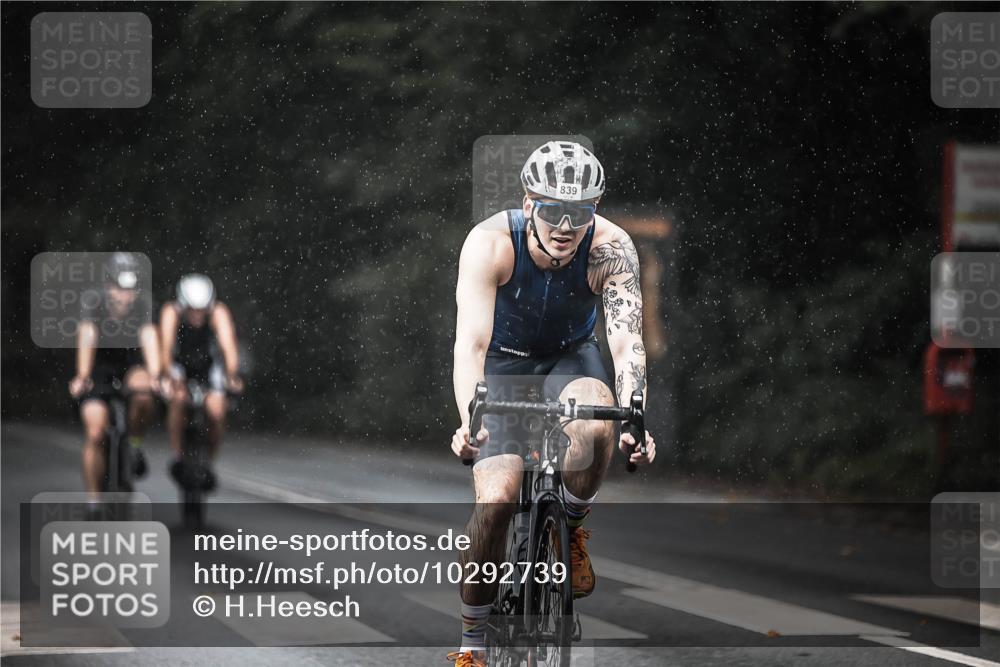 13.09.2026 - Stadtparktriathlon H.Heesch http://msf.ph/oto/10292739 13.09.2026 11:38:11 Radfahren 839, 871, 877, 882, 946 meine-sportfotos.de